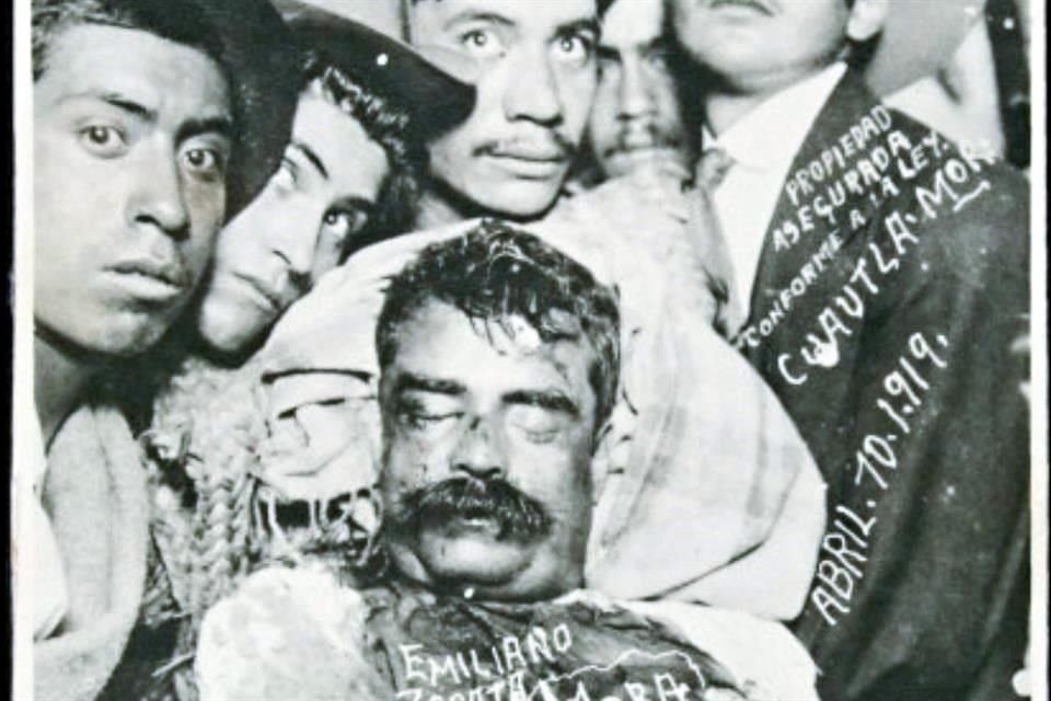 Emiliano Zapata ha muerto, fotografía de José Mora Caracas, realizada en 1919.