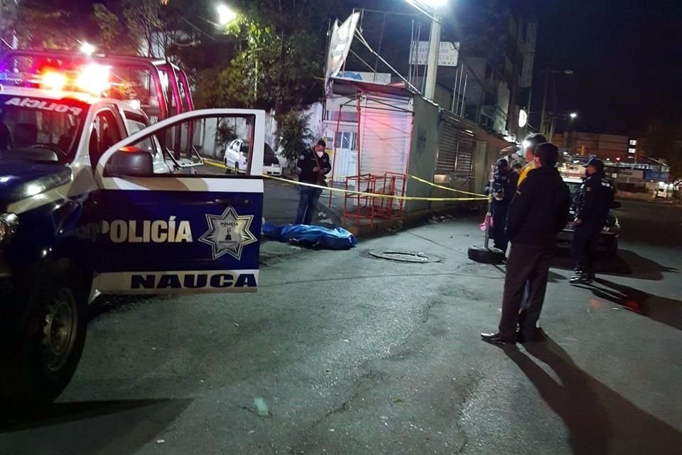 Anoche, un hombre fue asesinado a balazos anoche en las inmediaciones del Mexipuerto Cuatro Caminos, en límites de Naucalpan con Miguel Hidalgo.