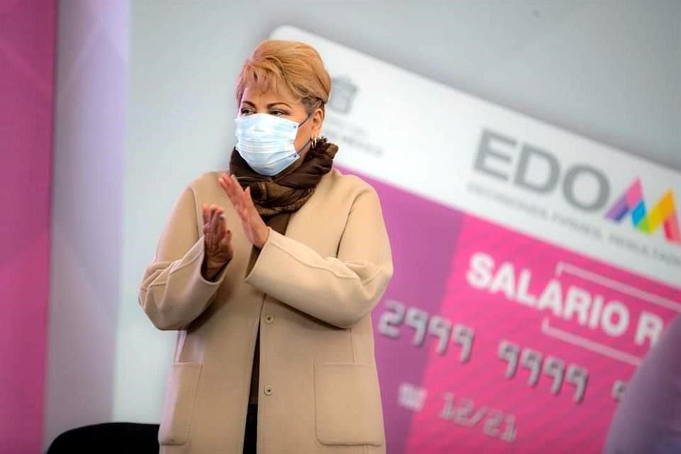 Hasta el corte de las 23:30 horas, Atizapán mostraba una fuerte tendencia hacia la coalición PRI-PAN-PRD, encabezada por el candidato a la presidencia municipal Pedro David Rodríguez y por arriba de Ruth Olvera (foto), de PT-Morena-Nueva Alianza, quien contaba con 32.81 por ciento de votos.