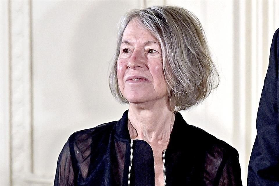 La poeta estadounidense Louise Glück fue galardonada este año con el Nobel de Literatura.
