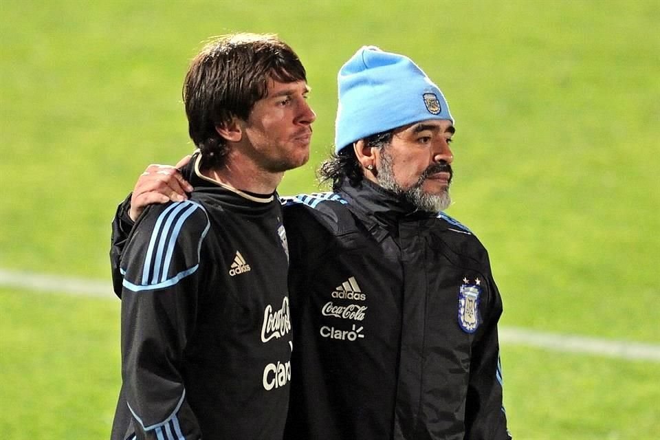 Maradona fue entrenador de Messi con Argentina.