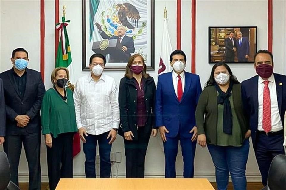 Delgado se reunió con los aspirantes al Gobierno de Chihuahua.