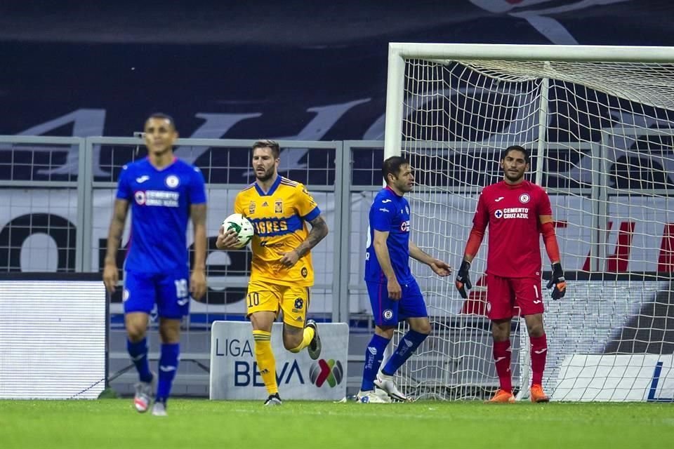 Jesús Corona se equivocó en el único gol del partido.