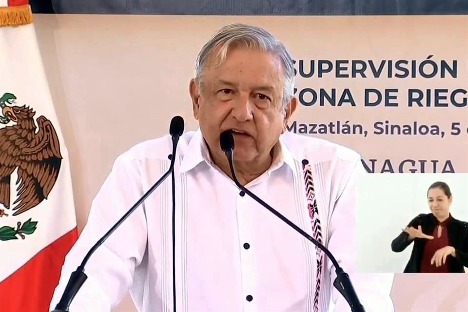 El Presidente participó en la supervisión de la zona de riego de la Presa Picachos en Mazatlán, Sinaloa.