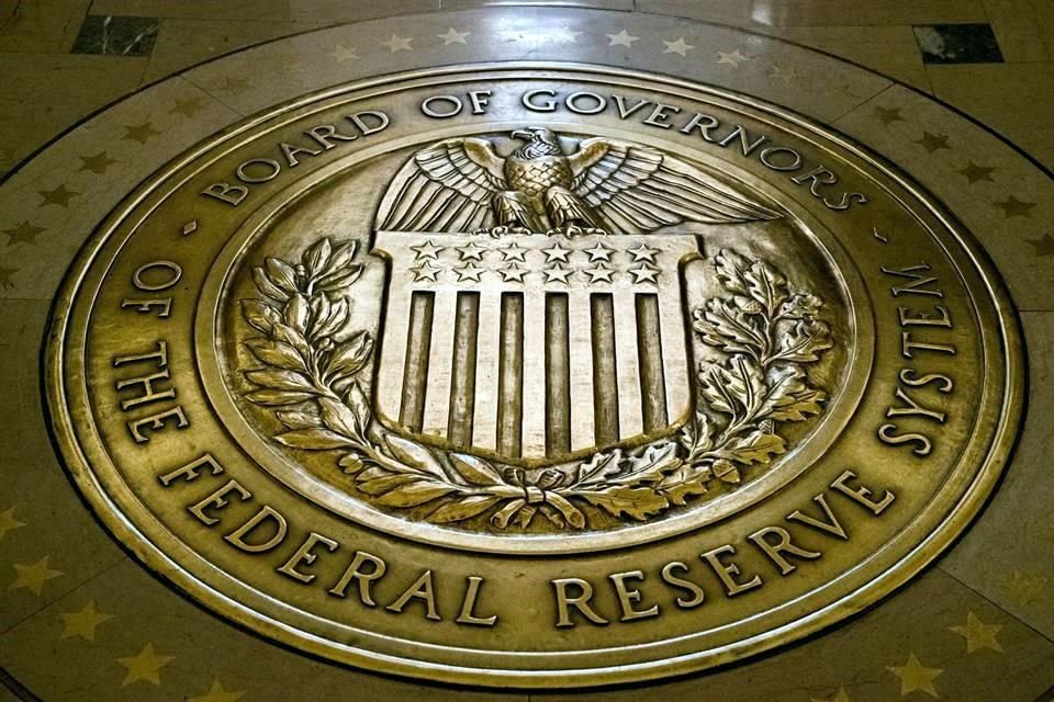 Fitch prevé que la Fed anuncie el retiro gradual de estímulos en el segundo semestre de este año.