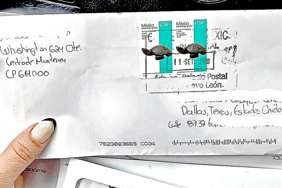 El sello de la carta que tard casi cuatro meses en llegar de Monterrey a Dallas por Correos de Mxico tiene como imagen dos tortugas de obsidiana y palo.