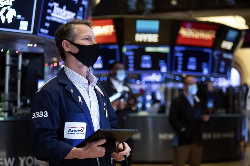 Dow Jones lideró las ganancias del día al subir 1.7 por ciento.