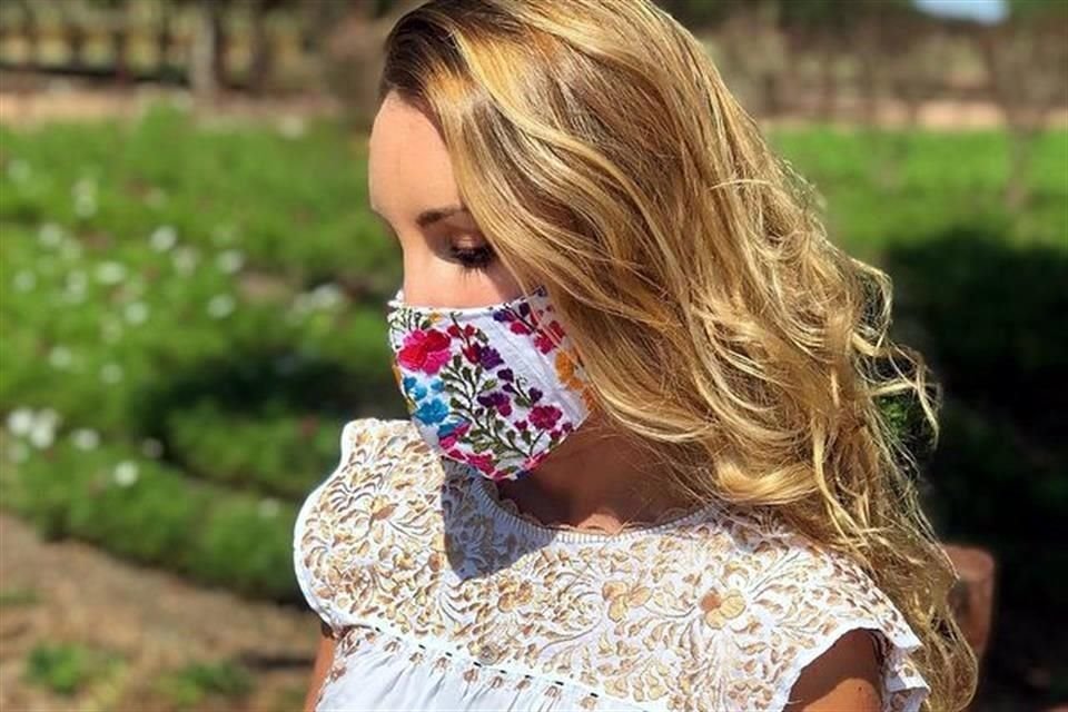 Shahpary Pulido, creadora de la marca Palo de Yucca, presumió a través de redes sociales que la pieza es parte de su colección de 'face masks'.