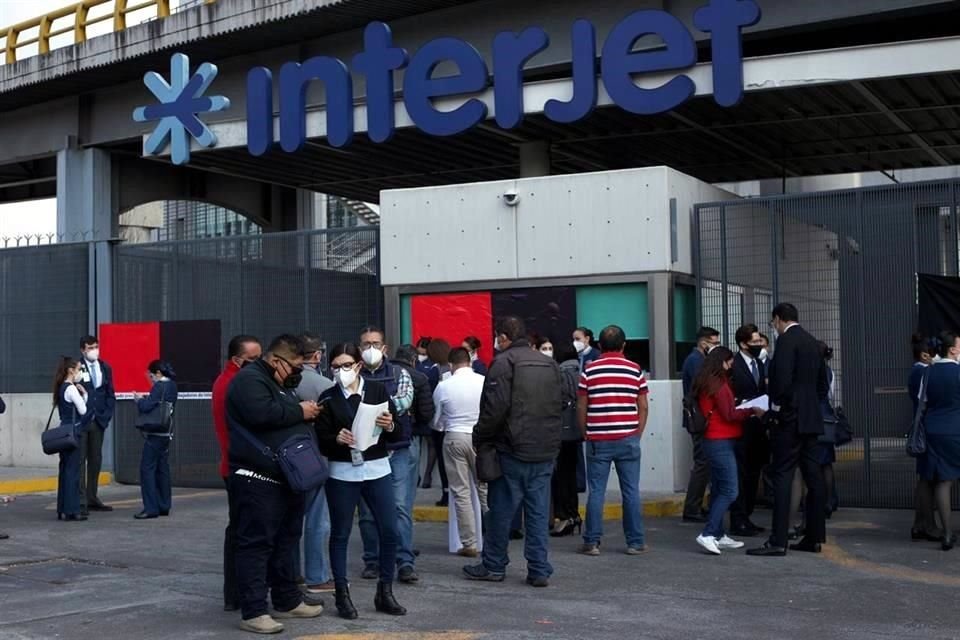 Empleados de Interjet decidieron iniciar huelga este viernes por impago de salarios por parte de la empresa.