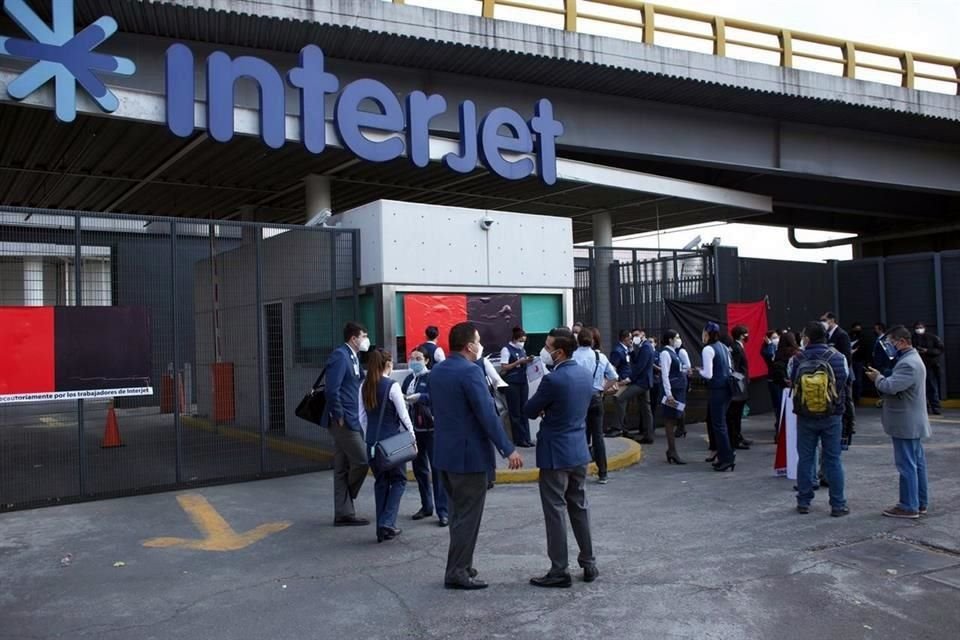 Empleados de Interjet decidieron iniciar huelga este viernes por impago de salarios por parte de la empresa.