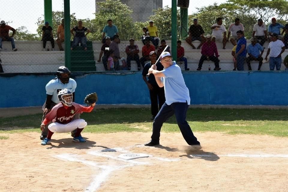 Federación asignó contrato de 103.5 mdp para remodelar el estadio del equipo de beisbol que dirige Pío López, hermano de AMLO, en Palenque.