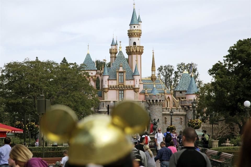 Disneyland Resort se convertirá en un espacio de distribución de vacunas de Covid-19 para los pobladores del condado de Orange, en California.