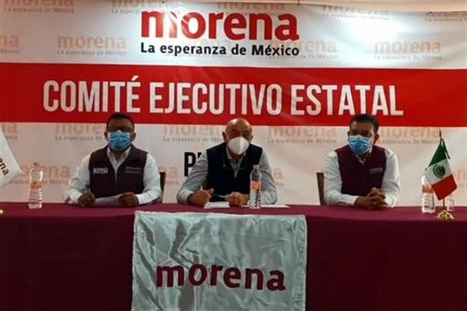 'El Chelís' fue presentado en Puebla capital por la dirigencia estatal de Morena.