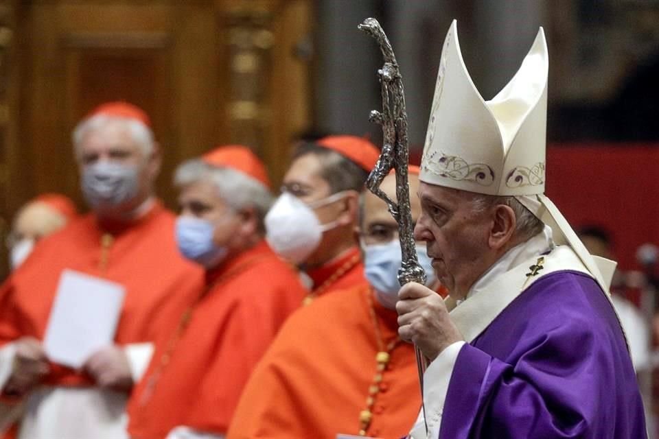 El Vaticano confirmó que el Papa Francisco y el Pontífice emérito Benedicto XVI fueron vacunados contra el Covid-19