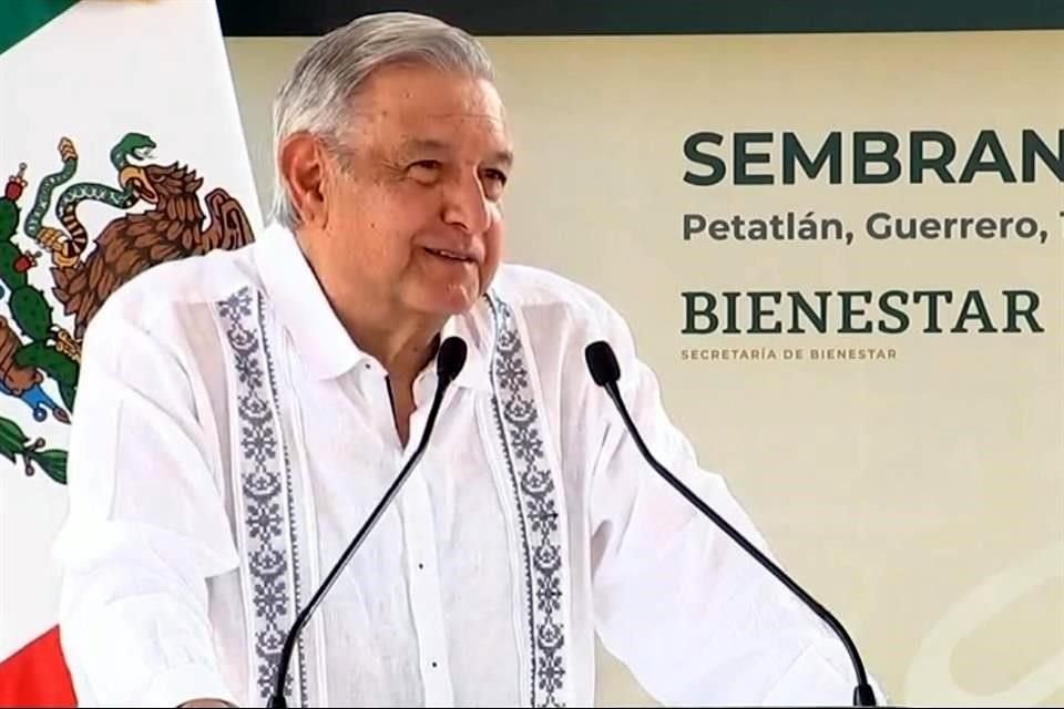 El Presidente Andrs Manuel Lpez Obrador se encuentra de gira por Petatln, Guerrero.