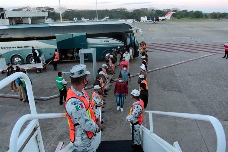 Los extranjeros fueron regresados a Tegucigalpa vía aérea desde Villahermosa.