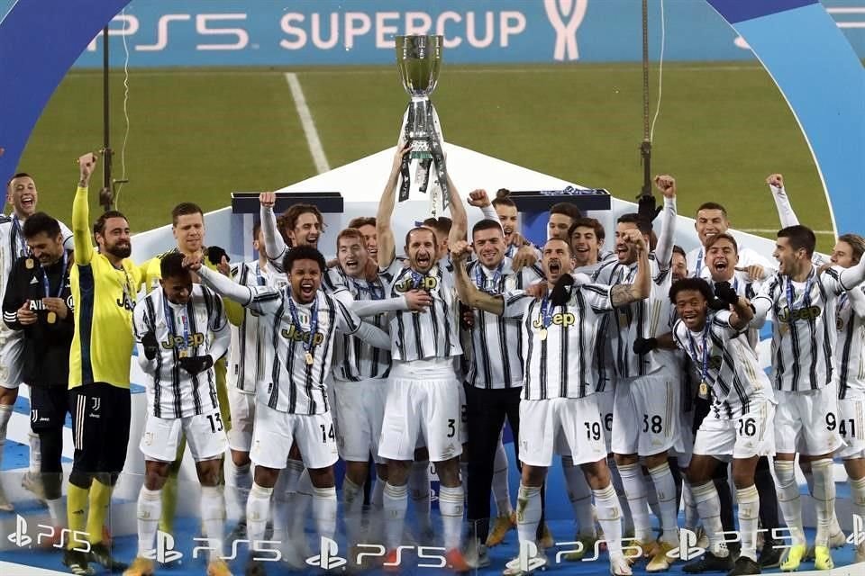 La Juventus se hizo de la Supercopa de Italia.