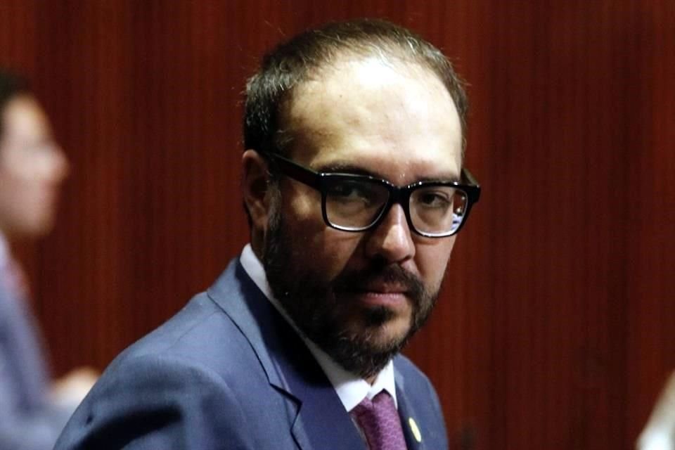 Morenistas pidieron a Comisión de Honestidad del partido retirar candidatura a Mauricio Toledo por acusaciones de enriquecimiento ilícito.
