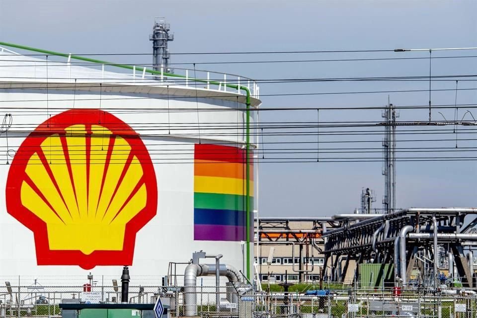 Shell anunció el lunes la venta a su competidor ConocoPhillips de sus activos en la región conocida como la cuenca pérmica estadounidense, rica en petróleo de esquisto, por 9 mil 500 millones de dólares. 