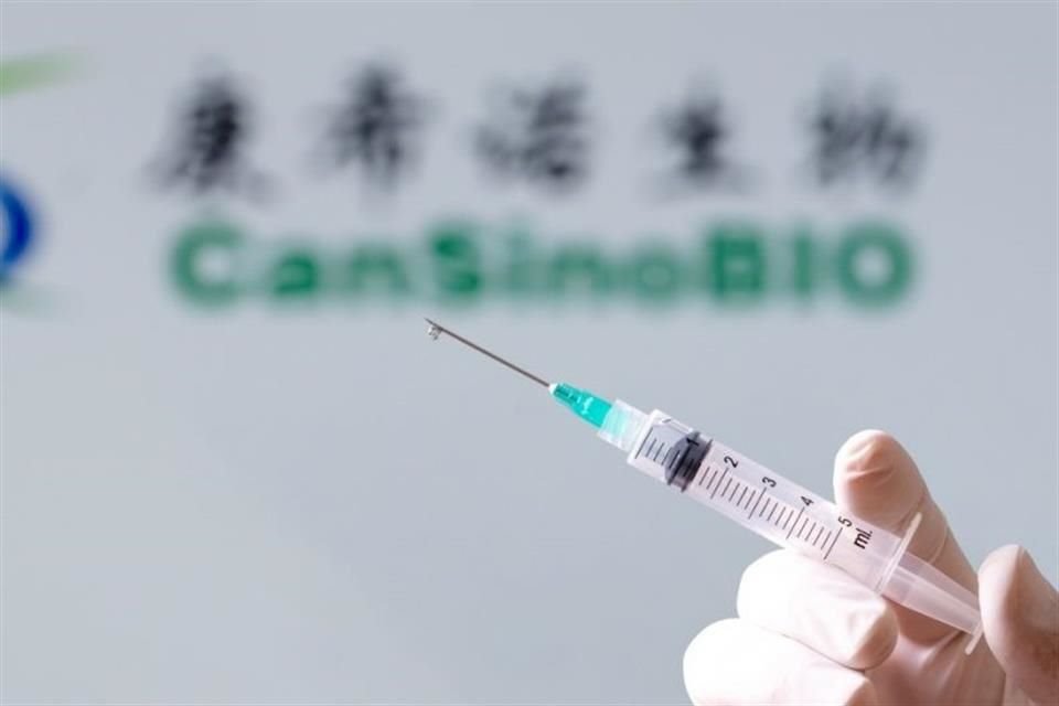 Del martes 18 al sábado 22 serán inmunizados con la vacuna de CanSino 356 mil 342 personas registradas previamente en un padrón como personal educativo.