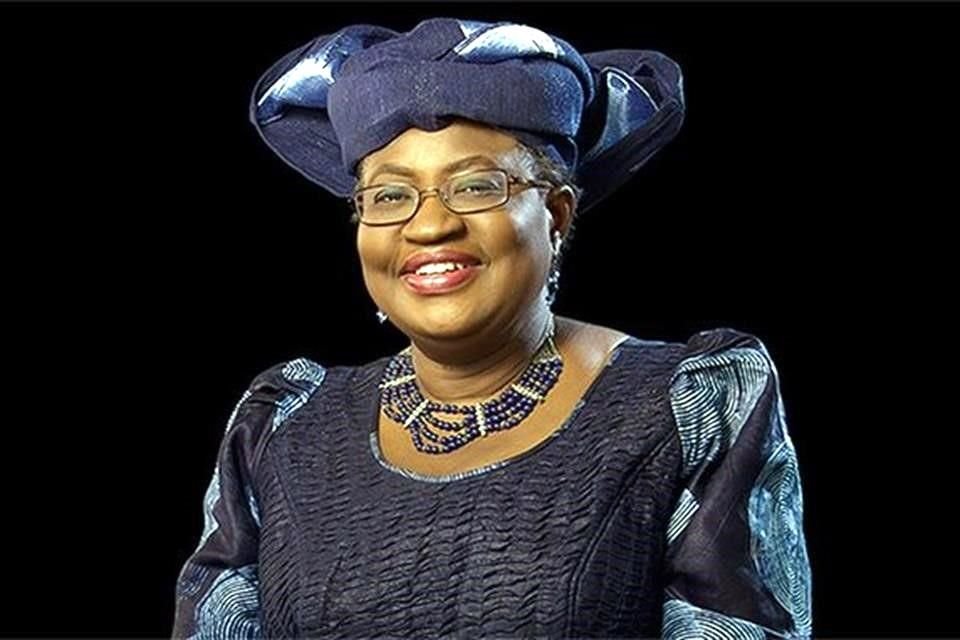 La Dra. Okonjo-Iweala, nacida en 1954, es la primera mujer y además la primer dirigente africana en encabezar la organización.
