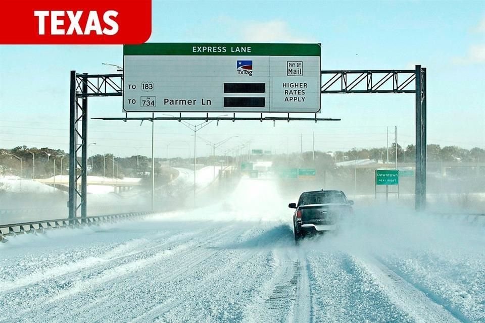 z La tormenta que afectó a Texas y a estados del noreste del País congeló gasoductos que suministran combustible a la CFE. Millones en ambos lados de la frontera se quedaron sin luz