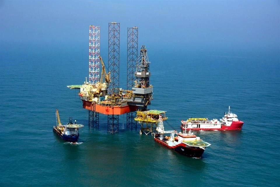 La escasez de las plataformas petroleras afecta tanto a Pemex como a empresas privadas como Eni y Shell.