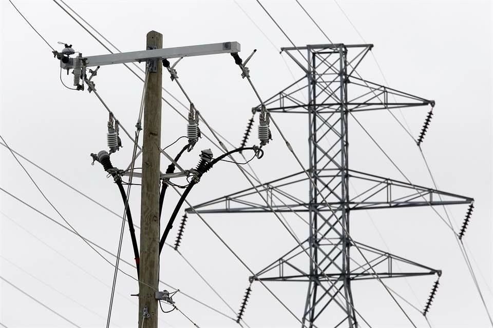 Texas reporta hoy unos 500 mil usuarios sin electricidad, respecto a los 4 millones de ayer.