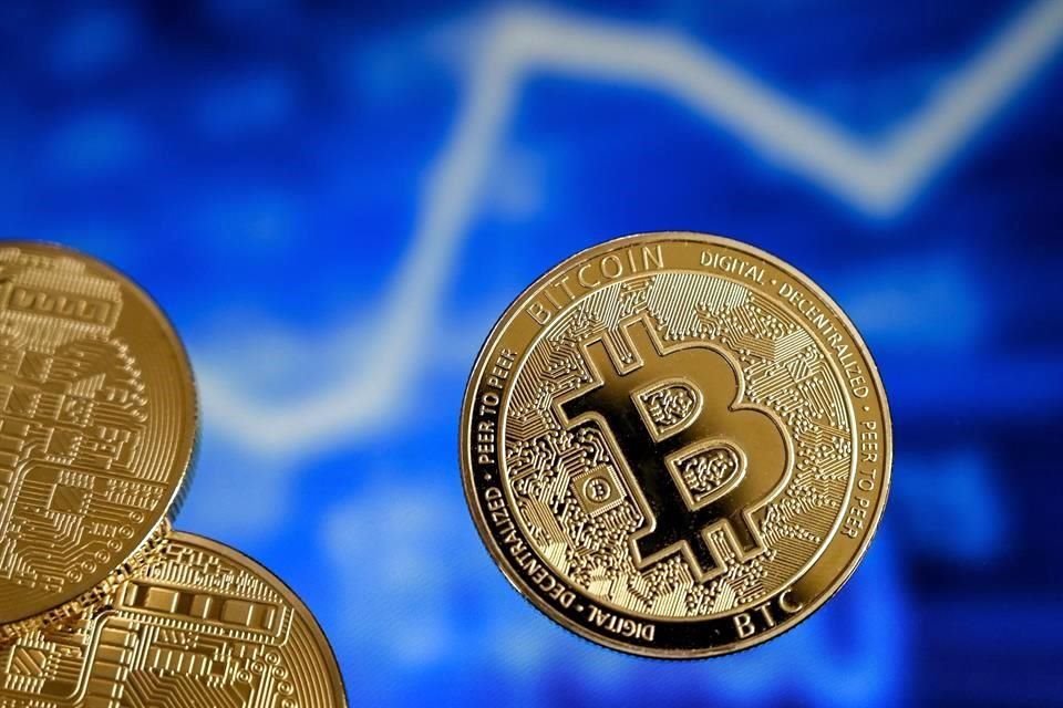 Bitcoin perdía cerca de 15 por ciento, a 46 mil dólares. 