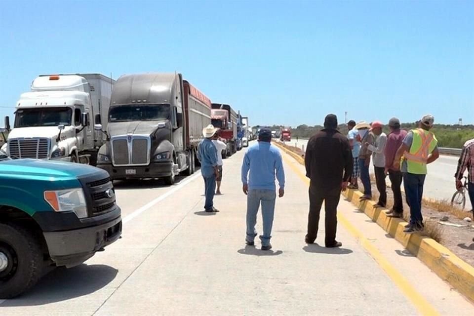 Pueblos Yaquis buscan recaudar 144 mdp mediante cuotas a transportistas por bloqueos en tramo carretero Obregón-Guaymas.