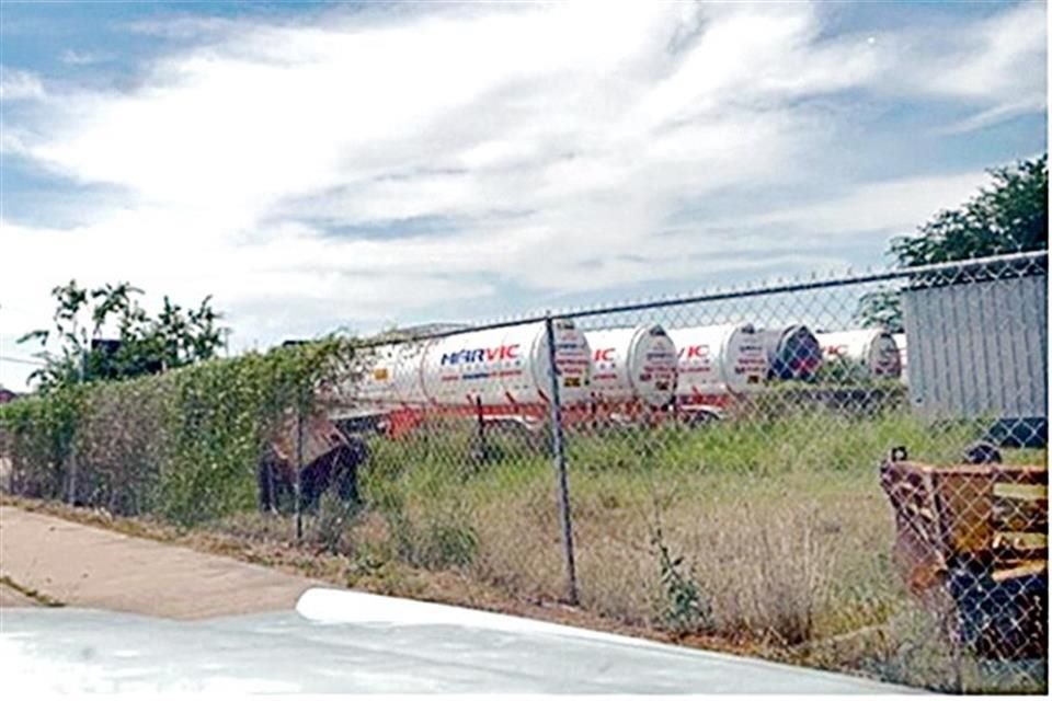 Autoridades indagan vínculo del Gobierno de Tamaulipas con cobro de 'cuotas' a pipas que forman parte de red de contrabando de combustible.