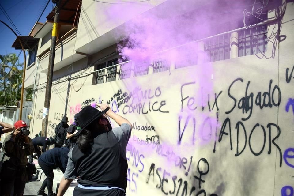 Una protesta de mujeres contra la postulación de Salgado Macedonio el pasado 18 de febrero, en Chilpancingo.