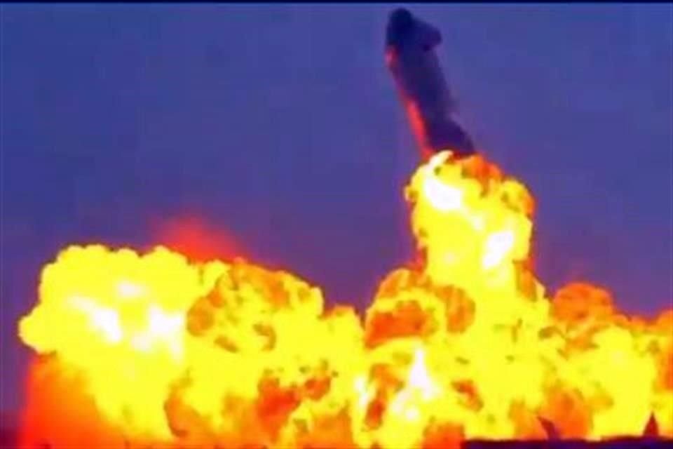 Un prototipo de cohete no tripulado Starship de SpaceX explotó en el suelo poco después que aterrizara tras vuelo de prueba.