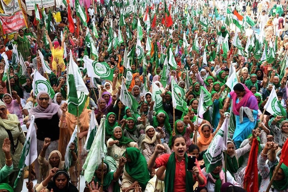 En la India, las manifestaciones por el Día de la Mujer se sumaron a las protestas de agricultores contra el Gobierno.