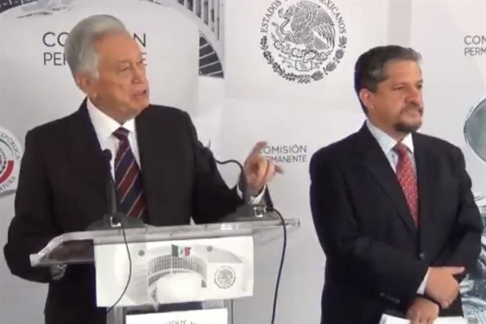 Los senadores Manuel Bartlett y  Luis Humberto Fernndez anunciaron que buscan proteger con amparos las cuencas de Mxico para evitar su privatizacin o concesin.