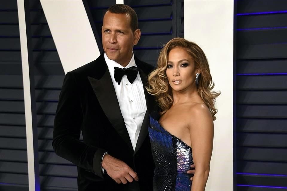 La cantante Jennifer Lopez y el ex beisbolista Alex Rodriguez rompieron su compromiso, reportan medios estadounidenses.