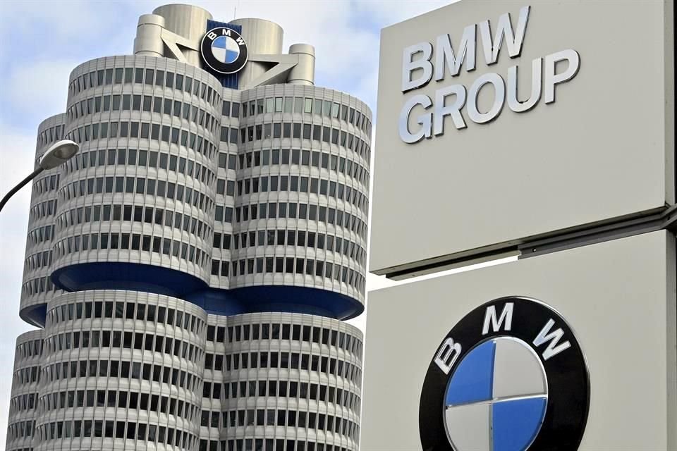 BMW planea reducir los costos de producción por vehículo para 2025.