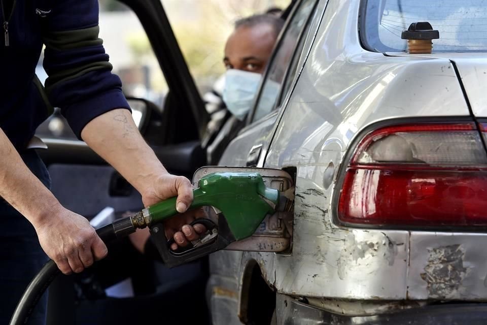 En la primera mitad de marzo, los precios de la gasolina de bajo octanaje repuntaron 0.98 por ciento.