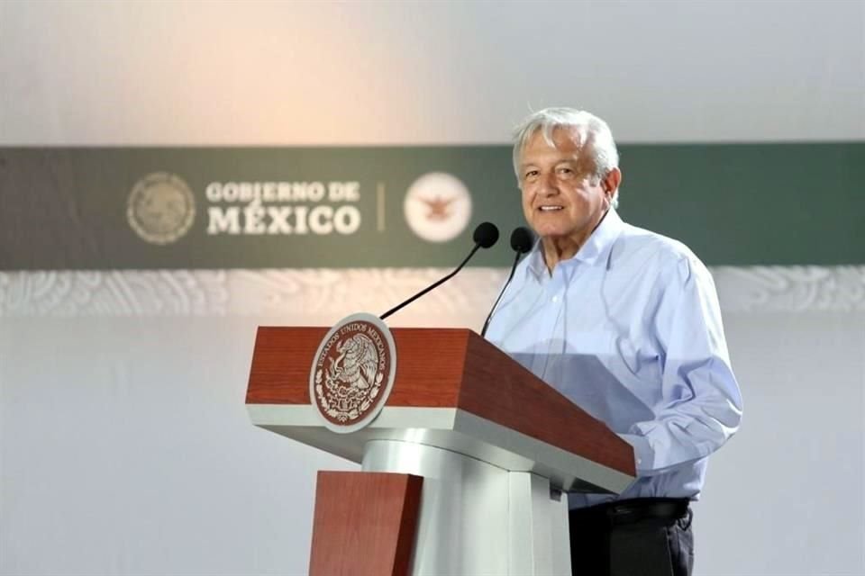 Con sus ideas, como ley eléctrica y refinería, López Obrador lleva a México de vuelta al pasado, señaló artículo de Financial Times.