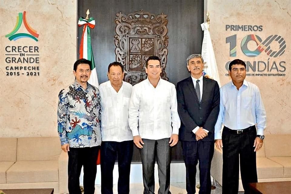 2016: reunión del ex mandatario Alejandro Moreno, ahora dirigente nacional del PRI, con Amdani.