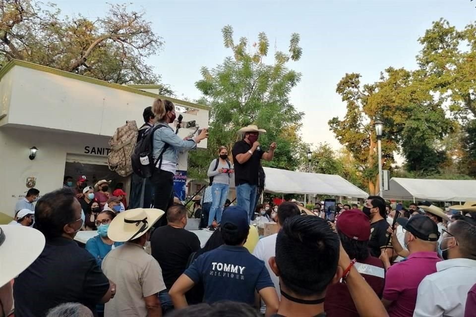 Salgado encabezó un mitin en Iguala.