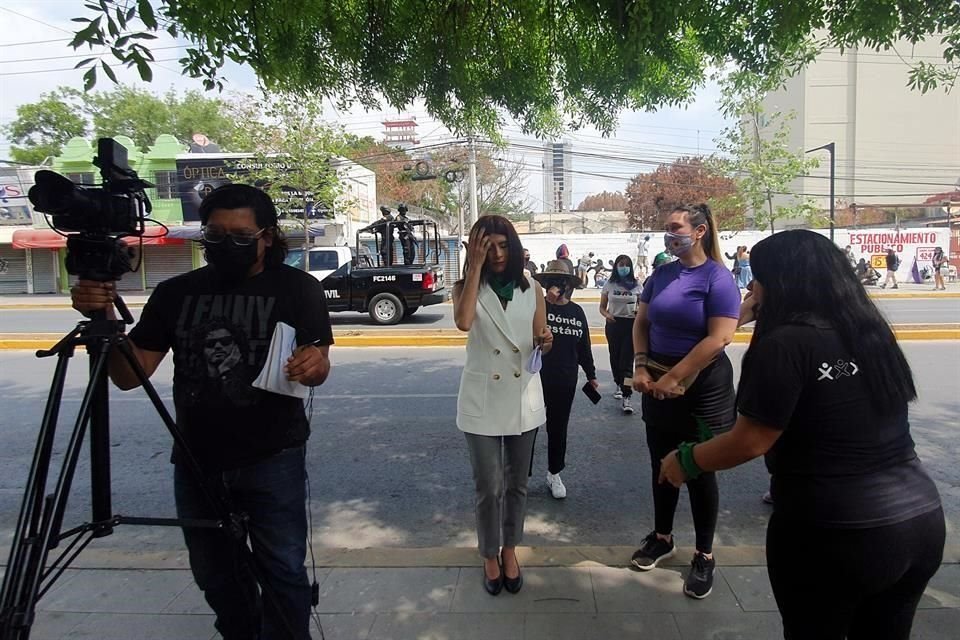 Familiares de desaparecidas confrontaron a Gloria Muñiz, candidata del PVEM, tras hacerse pasar por activista y grabar spot de campaña.