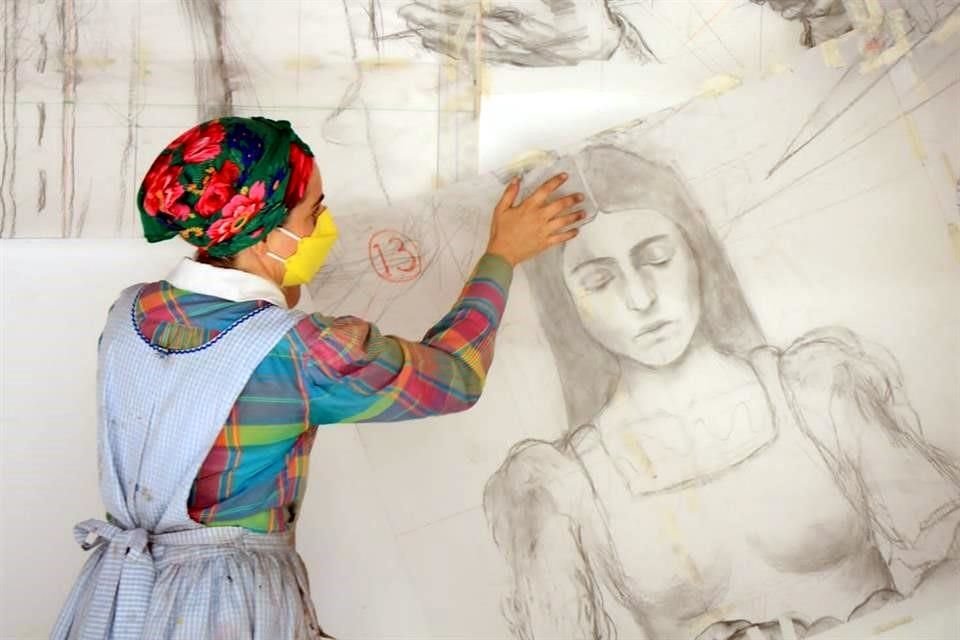 Siegrid Wiese y Jesús González trazaron en días pasados el boceto del mural en la Biblioteca Pública de Oaxaca.