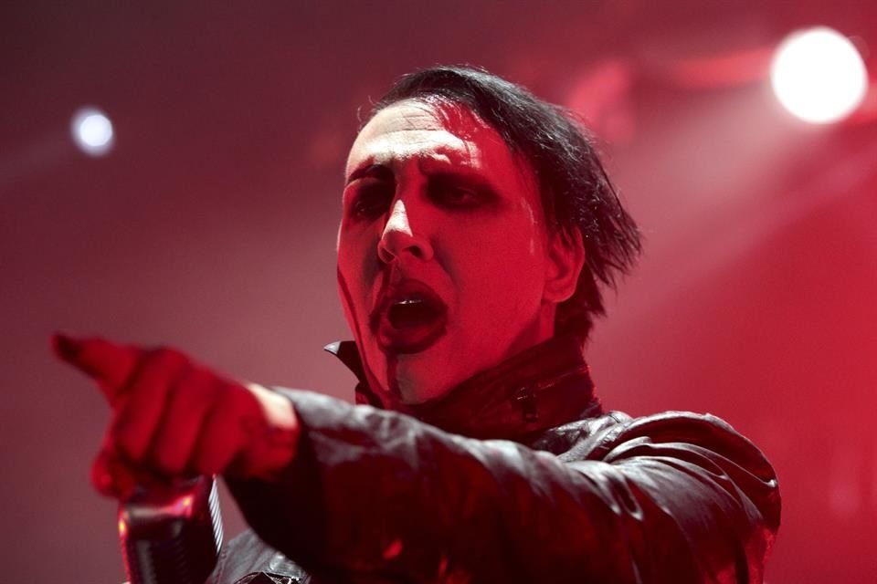 Marilyn Manson declaró su inocencia en un escrito ante un caso de agresión menor por supuestamente escupirle y soplarle mocos a una camarógrafa.