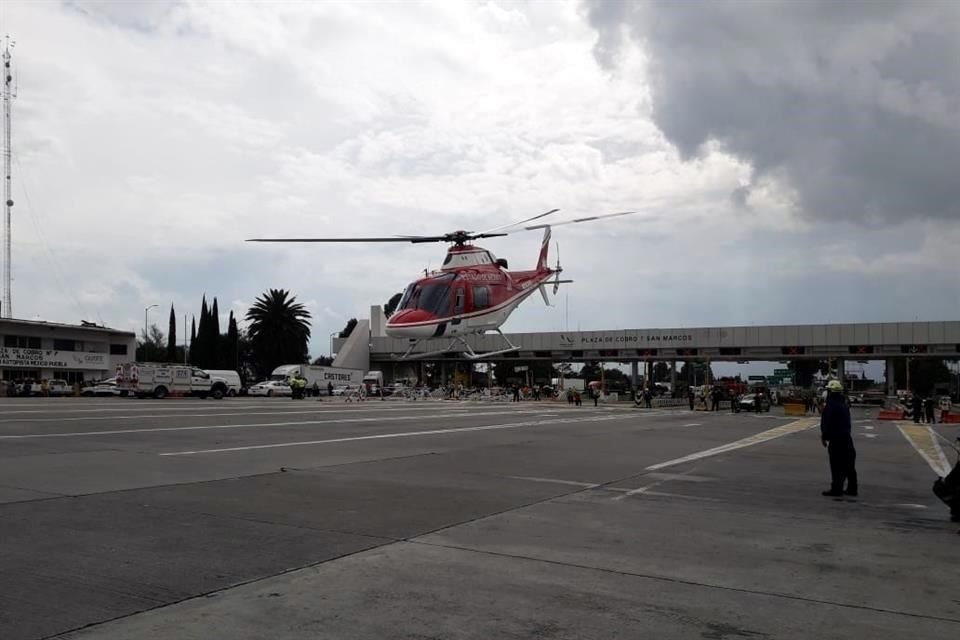 Al menos dos ambulancias aéreas de Relámpagos han aterrizado para trasladar a los lesionados a hospitales.