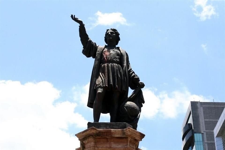 Según la Constitución capitalina, una consulta pública debería determinar qué estatua sustituirá a Cristóbal Colón sobre Paseo de la Reforma.