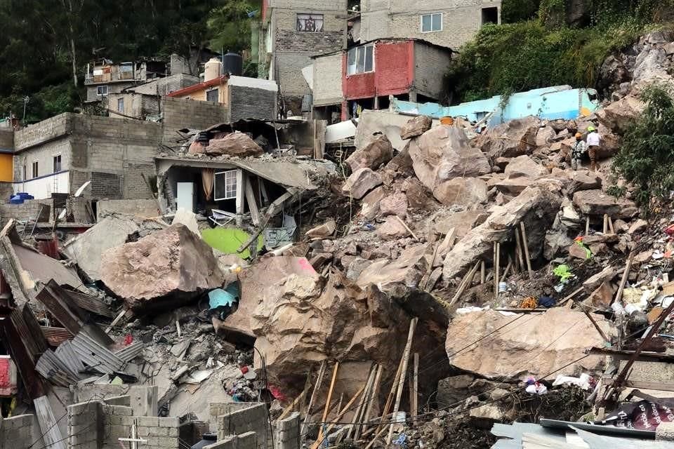 El 21 de septiembre, el Gobernador Alfredo del Mazo, informó que alrededor de 178 viviendas de la zona alta del Cerro del Chiquihuite tendrían que ser desalojadas y reubicadas.