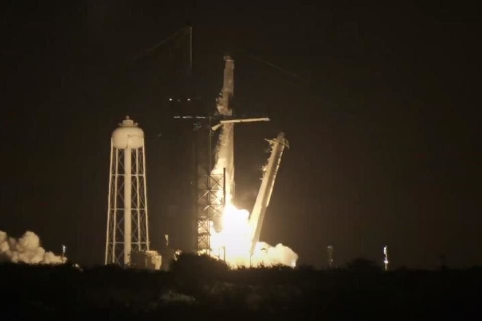 SpaceX, de Elon Musk, lanzó una misión de turismo espacial de tres días, el primer viaje a órbita de una tripulación exclusivamente civil.