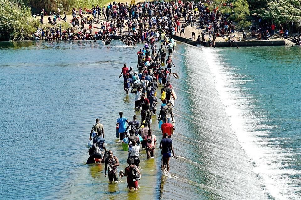 En cumbre de CELAC en México se dejará fuera tema migratorio, pese a aumento de caravanas, y se centrará en creación de agencia espacial.