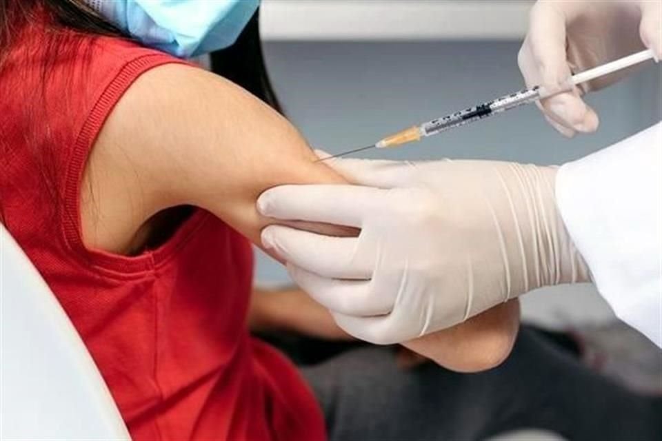 'La próxima semana ya vamos a tener a todos los adultos vacunados con su esquema completo e inicia la vacuna, de acuerdo con el Programa Nacional de Salud, para niños vulnerables', dijo la Mandataria local. 